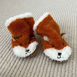 Slouchy fox slippers by Little Blue House